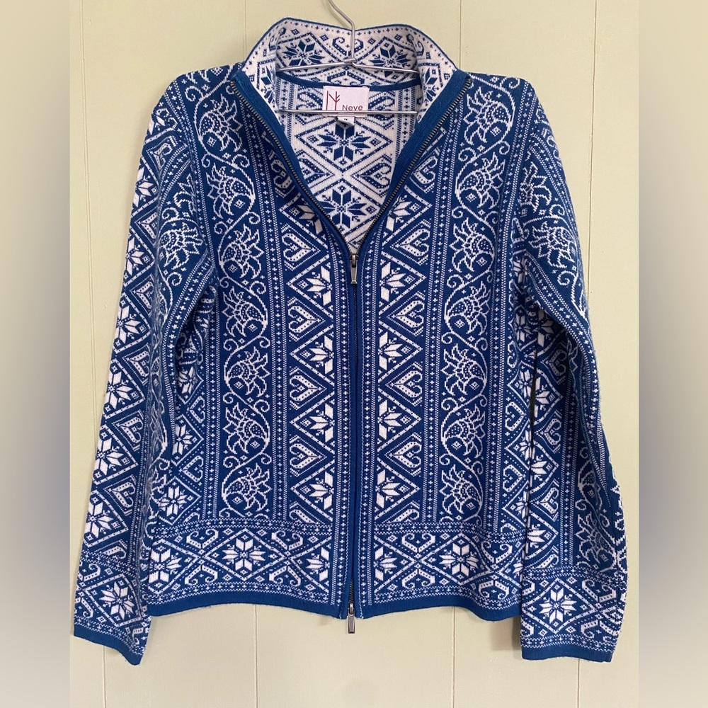 Neve Designs Snowflake Patterned 100% Wool Double Zipper Sweater. Size Medium.